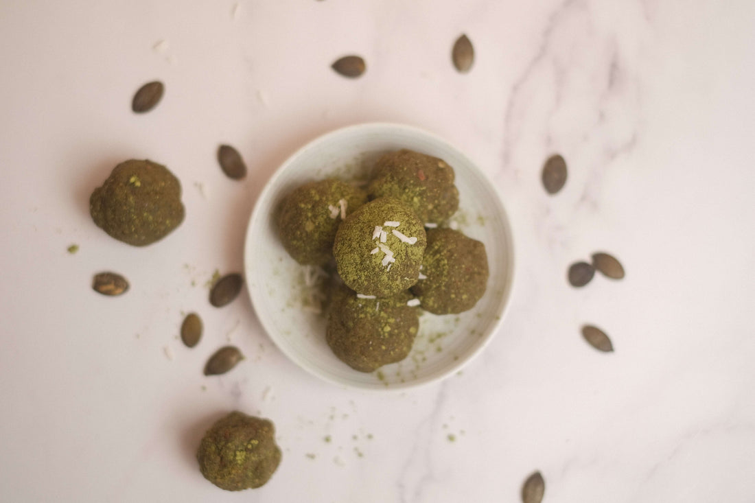 Matcha-Kürbiskern Power Bites